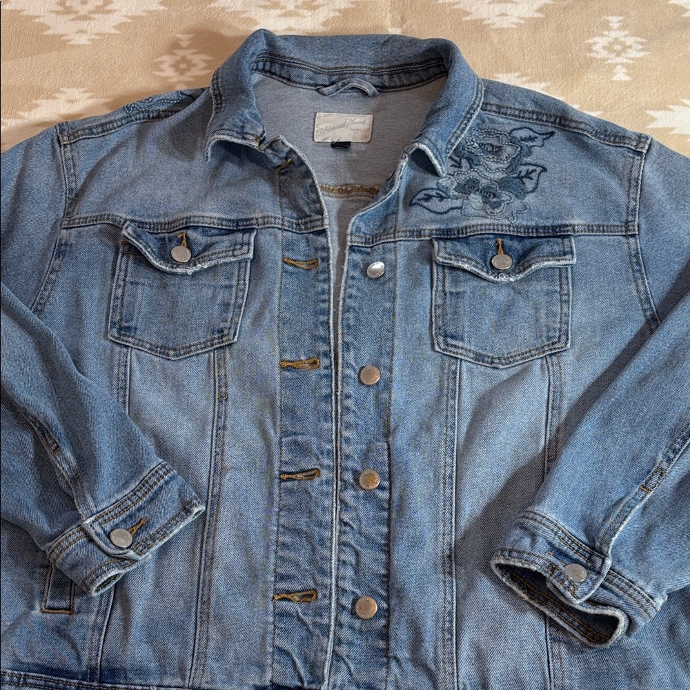 Universal Thread Light Blue Denim Jacket with Floral Embroidery - Picture 12 of 14
